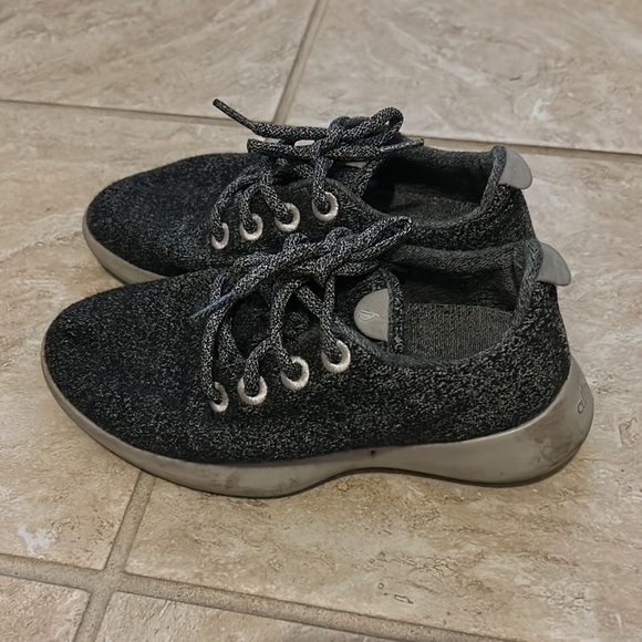 Allbirds women’s wool runner sneaker - Picture 2 of 5